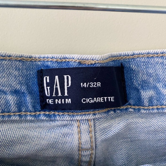 Gap Lightwash Cigarette Denim Blue Jeans Distressed Size 14/32R - Picture 2 of 5